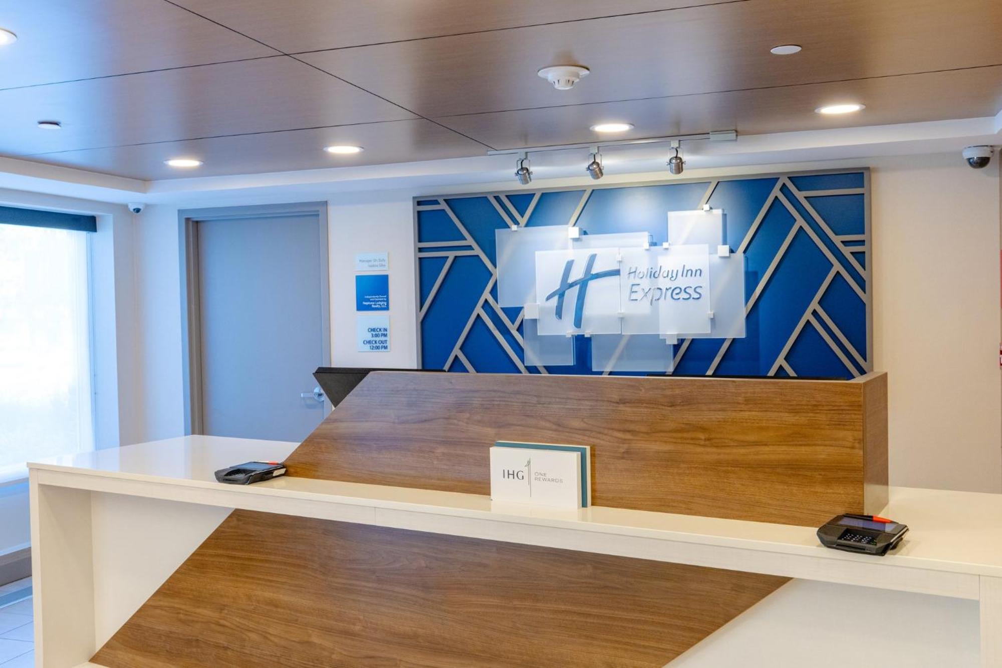 Holiday Inn Express - Neptune By Ihg Exterior photo