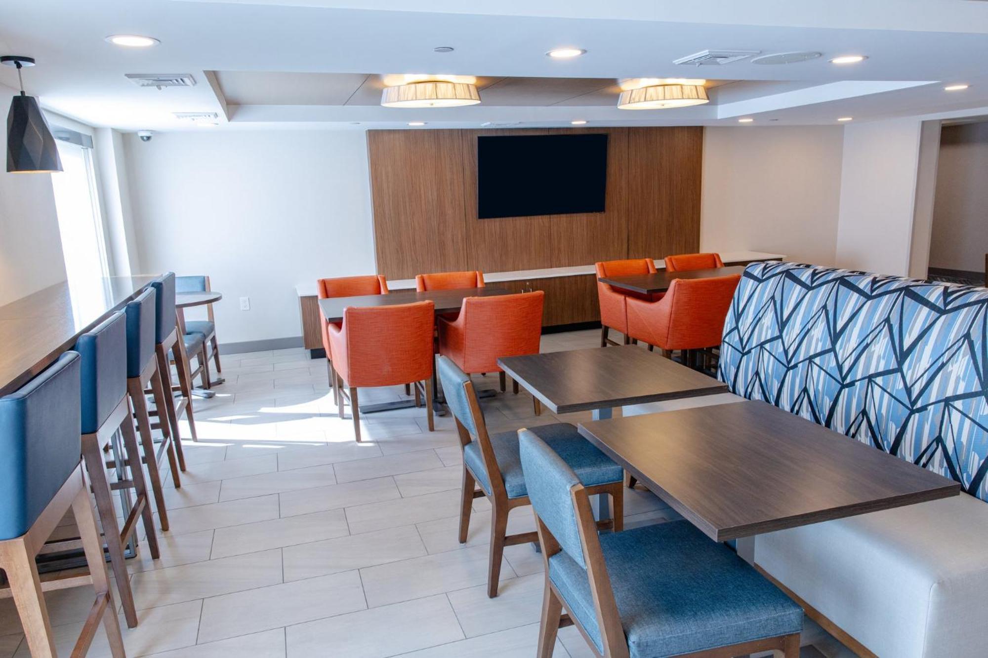 Holiday Inn Express - Neptune By Ihg Exterior photo